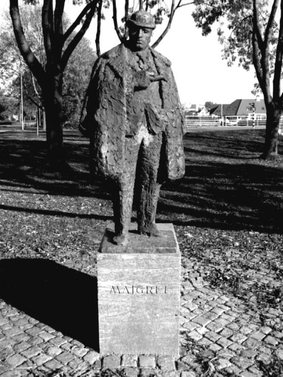 Иллюстрация к книге — Признания мои и комиссара Мегрэ [i_018.jpg]