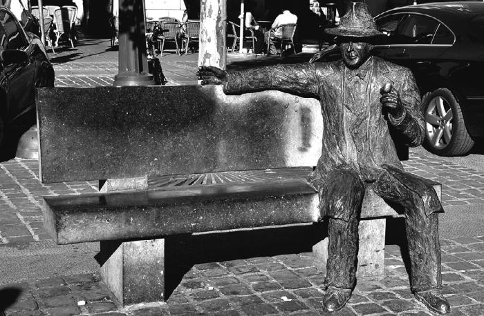 Иллюстрация к книге — Признания мои и комиссара Мегрэ [i_021.jpg]