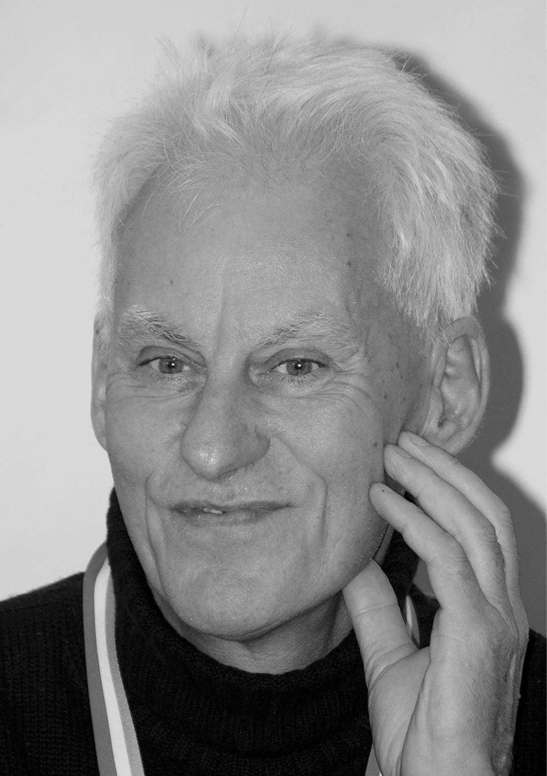 Иллюстрация к книге — Пока любовь растворяется в воде [img_2.webp]