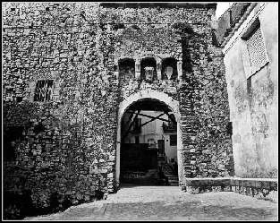 Иллюстрация к книге — Италия: жизнь в замке в XXI веке [_14.webp]