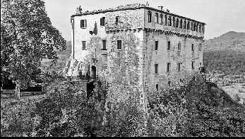 Иллюстрация к книге — Италия: жизнь в замке в XXI веке [_2.webp]