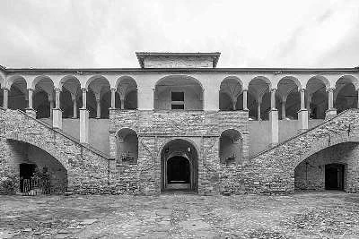 Иллюстрация к книге — Италия: жизнь в замке в XXI веке [_43.webp]