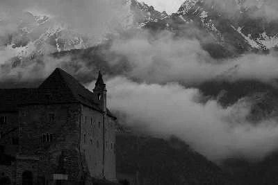 Иллюстрация к книге — Италия: жизнь в замке в XXI веке [_77.webp]