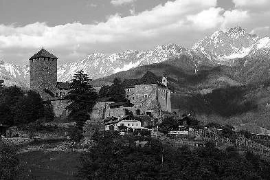 Иллюстрация к книге — Италия: жизнь в замке в XXI веке [_78.webp]