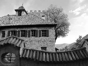 Иллюстрация к книге — Италия: жизнь в замке в XXI веке [_89.webp]