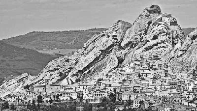 Иллюстрация к книге — Не оставляй в живых колдуньи [_4.webp]