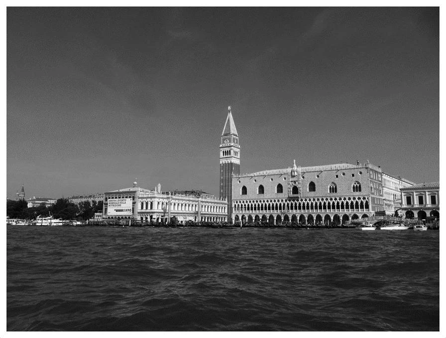 Иллюстрация к книге — Темные воды Венеции [_12.webp]