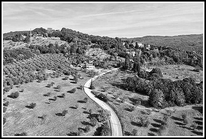 Иллюстрация к книге — Не лучшее время для убийства [_11.webp]