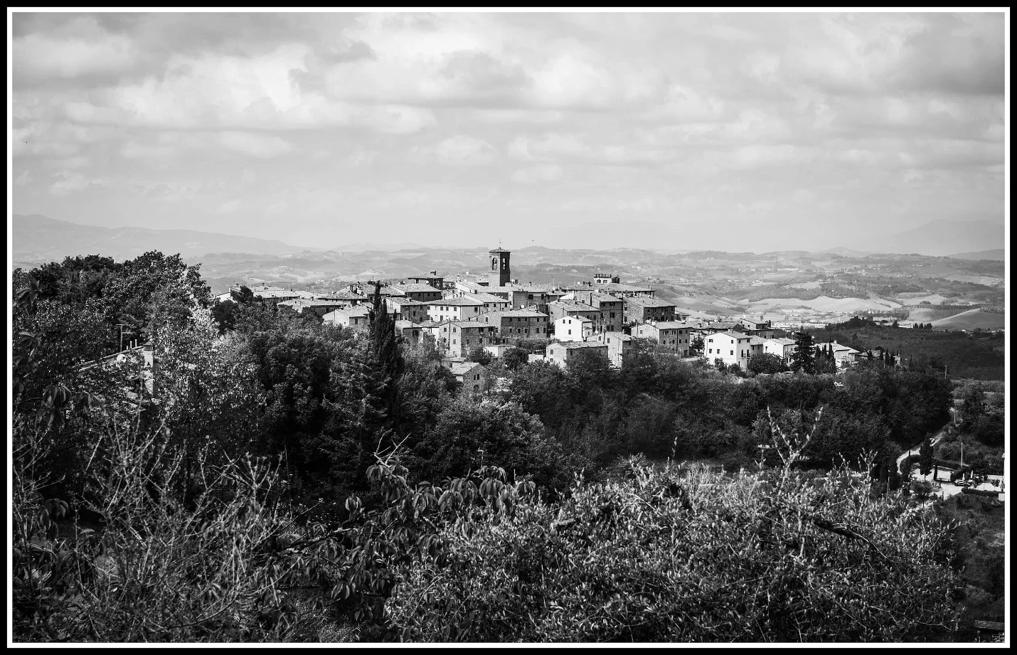 Иллюстрация к книге — Не лучшее время для убийства [_2.webp]