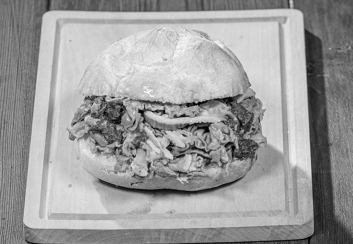 Иллюстрация к книге — Не лучшее время для убийства [_3.webp]