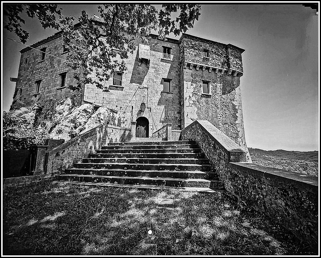 Иллюстрация к книге — Замок с видом на убийство [_3.webp]