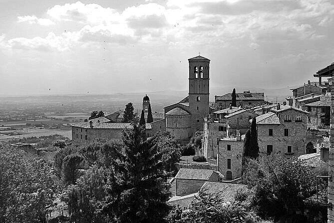 Иллюстрация к книге — Картина с убийством [i_004.webp]