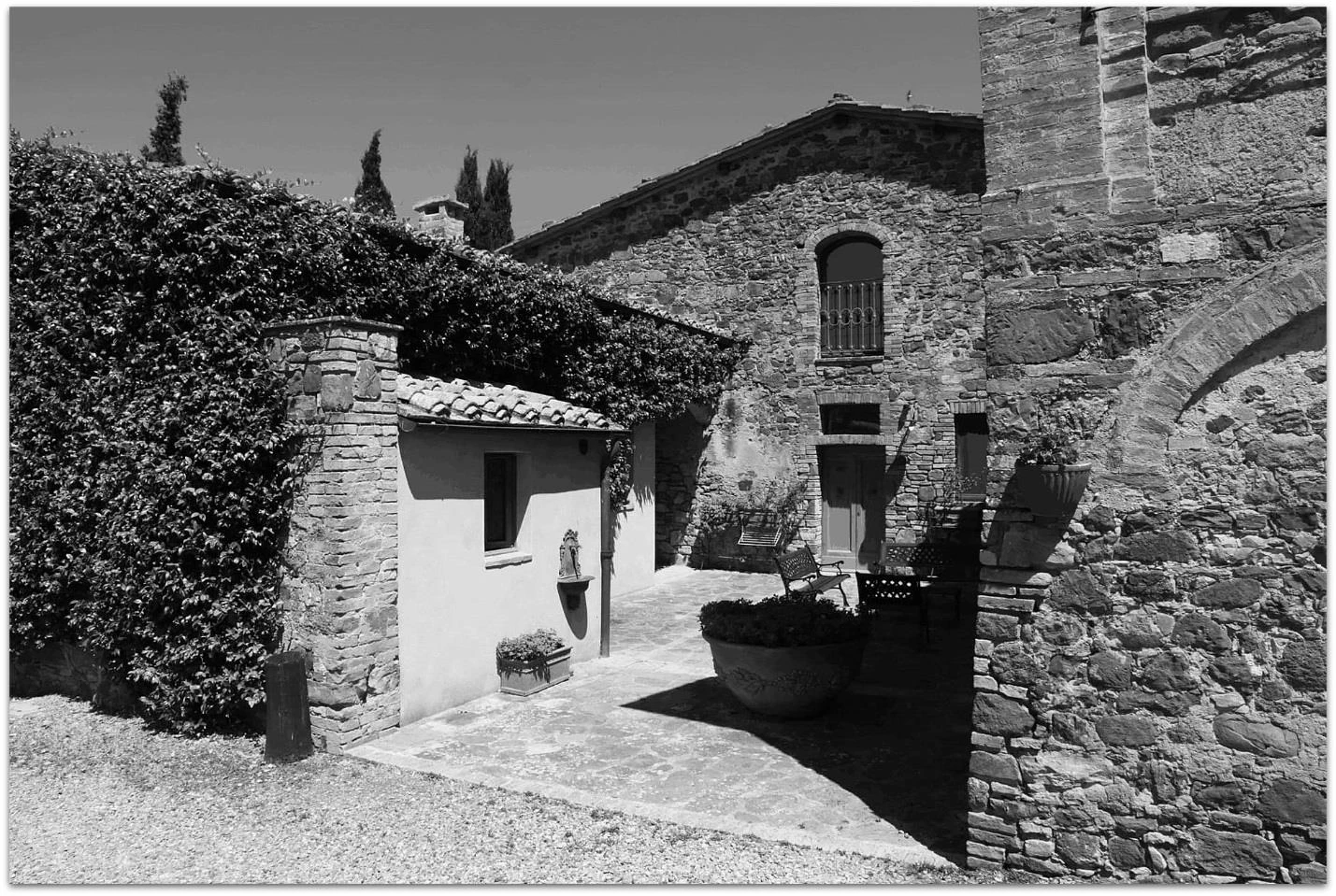 Иллюстрация к книге — Тайна тосканской ведьмы [i_004.webp]