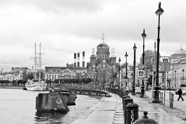 Иллюстрация к книге — Петербург манящий [Старые тайны, уютные уголки, сладости из детства] [i_012.webp]