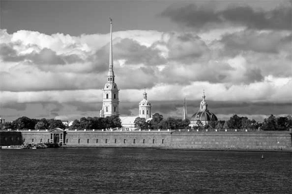 Иллюстрация к книге — Петербург манящий [Старые тайны, уютные уголки, сладости из детства] [i_024.webp]