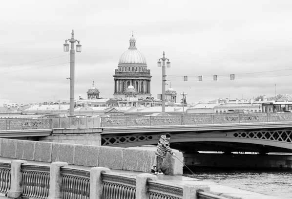 Иллюстрация к книге — Петербург манящий [Старые тайны, уютные уголки, сладости из детства] [i_048.webp]