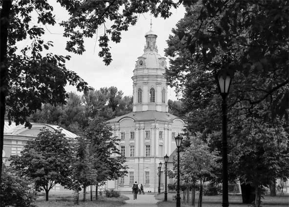 Иллюстрация к книге — Петербург манящий [Старые тайны, уютные уголки, сладости из детства] [i_064.webp]