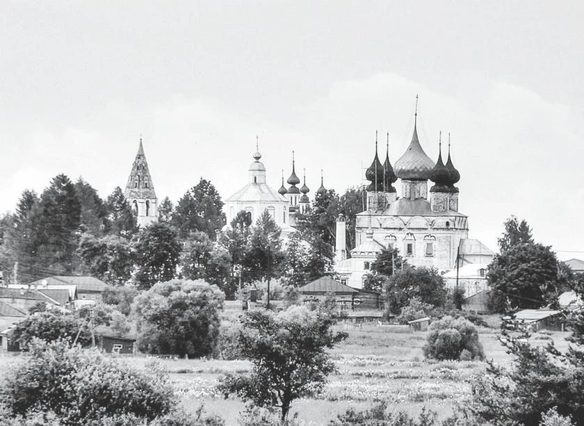 Иллюстрация к книге — Потаённая Россия. От блинов до ухи: путешествие за рецептами и тайнами старых городов [i_023.webp]