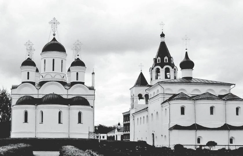 Иллюстрация к книге — Потаённая Россия. От блинов до ухи: путешествие за рецептами и тайнами старых городов [i_044.webp]