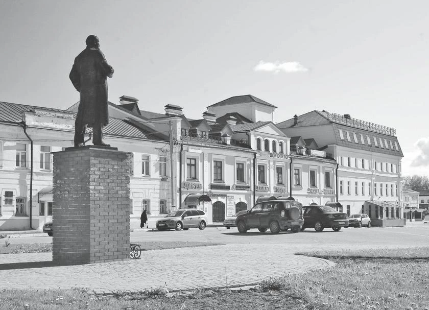 Иллюстрация к книге — Потаённая Россия. От блинов до ухи: путешествие за рецептами и тайнами старых городов [i_061.webp]