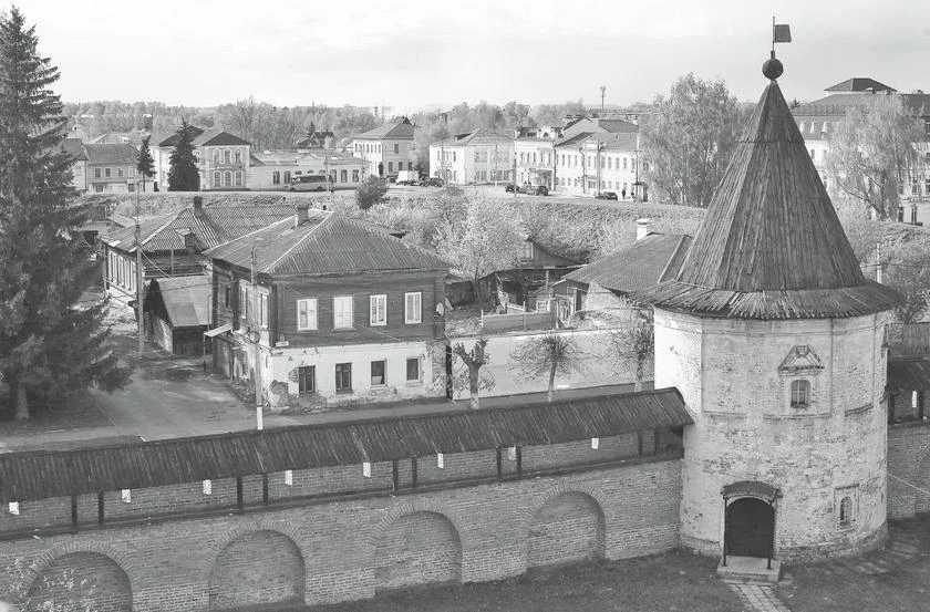 Иллюстрация к книге — Потаённая Россия. От блинов до ухи: путешествие за рецептами и тайнами старых городов [i_069.webp]