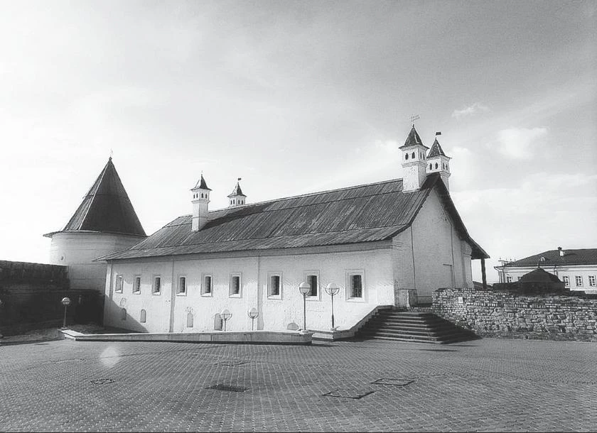 Иллюстрация к книге — Потаённая Россия. От блинов до ухи: путешествие за рецептами и тайнами старых городов [i_126.webp]