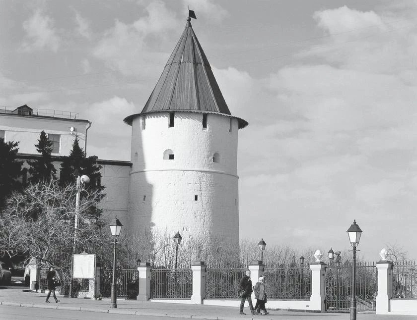 Иллюстрация к книге — Потаённая Россия. От блинов до ухи: путешествие за рецептами и тайнами старых городов [i_147.webp]