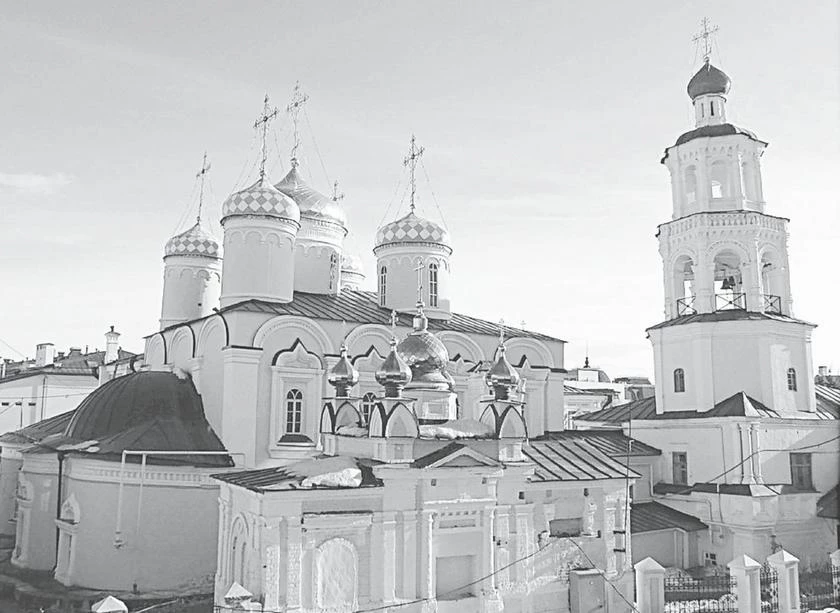 Иллюстрация к книге — Потаённая Россия. От блинов до ухи: путешествие за рецептами и тайнами старых городов [i_158.webp]