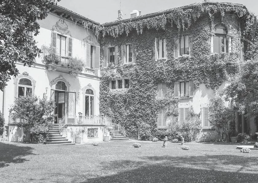 Иллюстрация к книге — Милан на вкус. Дамы, коктейли и золотое ризотто [i_048.webp]