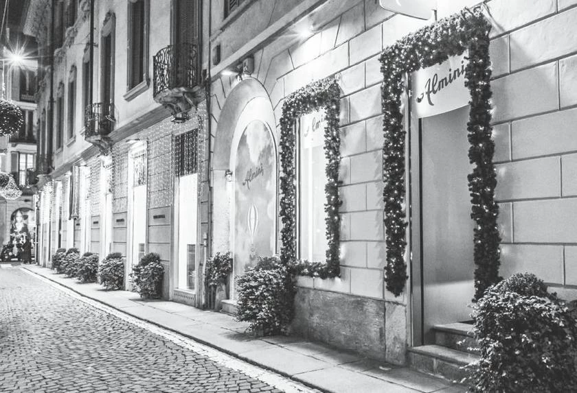 Иллюстрация к книге — Милан на вкус. Дамы, коктейли и золотое ризотто [i_131.webp]