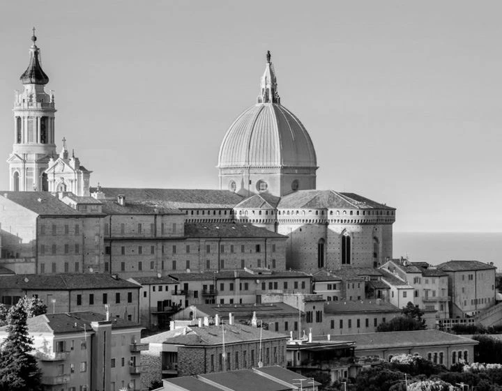 Иллюстрация к книге — Трюфельные сказки Италии. Путешествие за новыми историями и блюдами [i_006.webp]