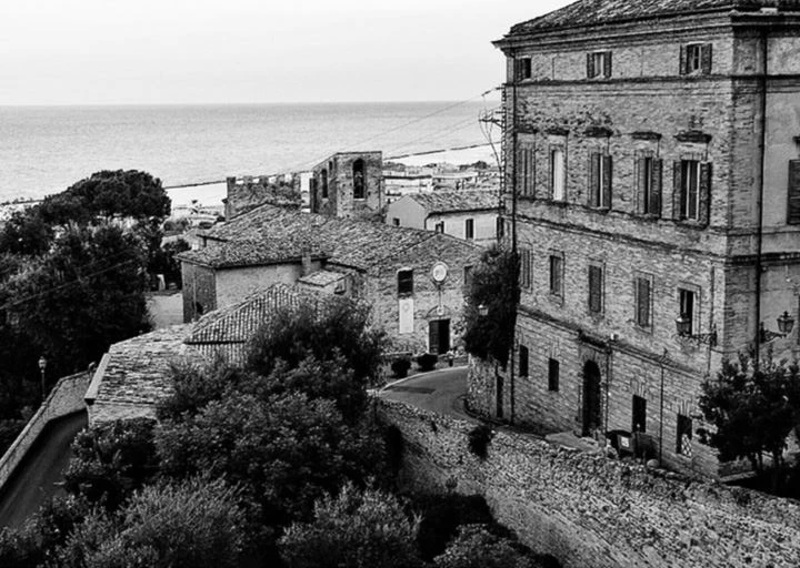 Иллюстрация к книге — Трюфельные сказки Италии. Путешествие за новыми историями и блюдами [i_012.webp]