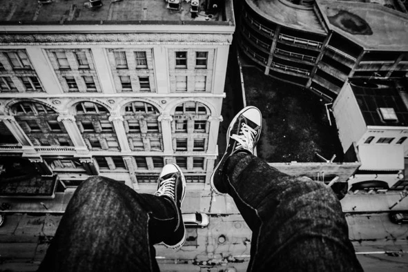 Иллюстрация к книге — О чём молчали города. Мистические истории [image1_5a3670c2755a2c06007dc9ff_jpg.webp]