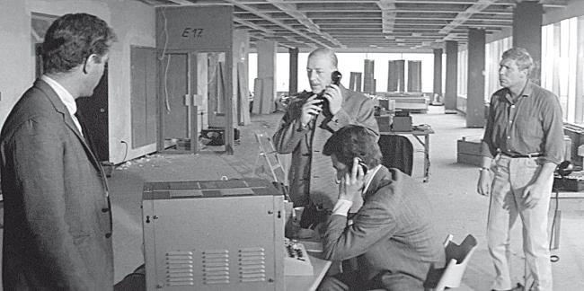 Иллюстрация к книге — Меморандум Квиллера [i_012.webp]