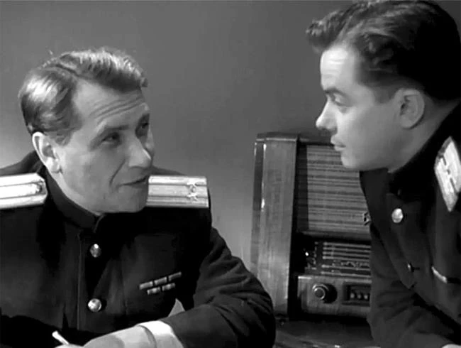 Иллюстрация к книге — Капитан Мозарин и другие. До и после дела № 306 [i_005.webp]