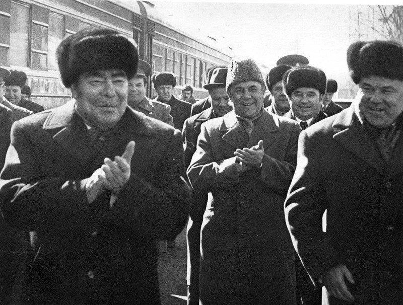 Иллюстрация к книге — Телохранитель Генсека. Том 2 [book-illustration-17.webp]