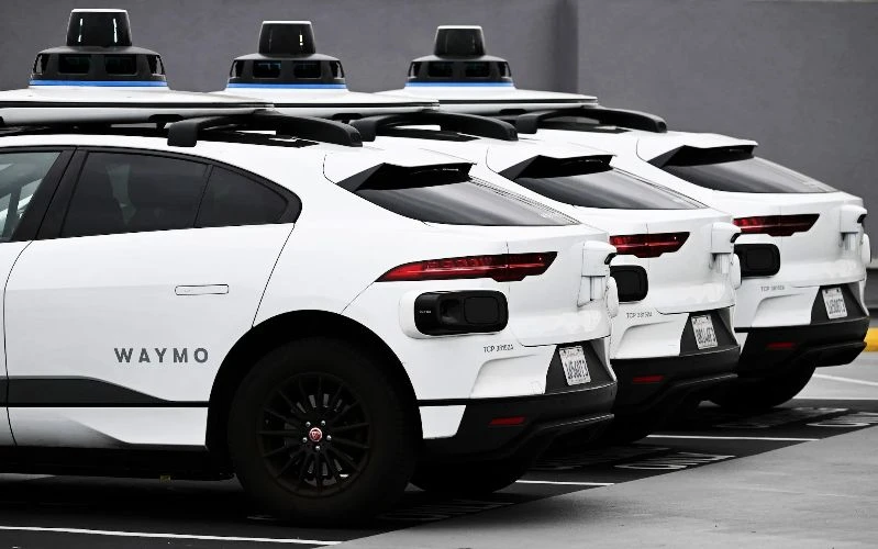 Иллюстрация к книге — Роботы [book-illustration-34.webp]