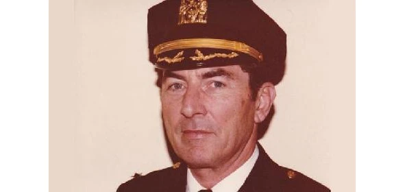 Иллюстрация к книге — Сыны Сэма. Убийцы влюбленных парочек [book-illustration-24.webp]