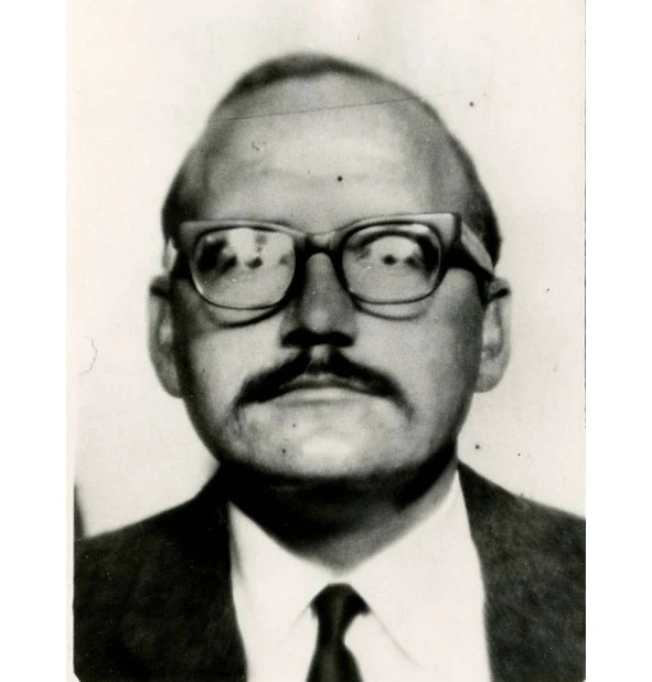 Иллюстрация к книге — Сыны Сэма. Убийцы влюбленных парочек [book-illustration-97.webp]