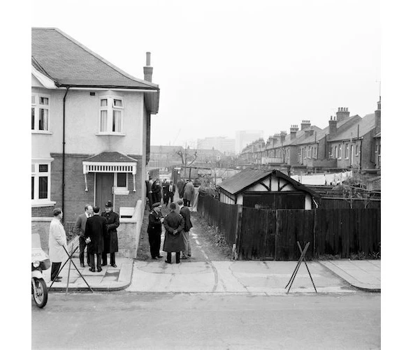 Иллюстрация к книге — Раздеватель. Хаммерсмитские убийства [book-illustration-31.webp]