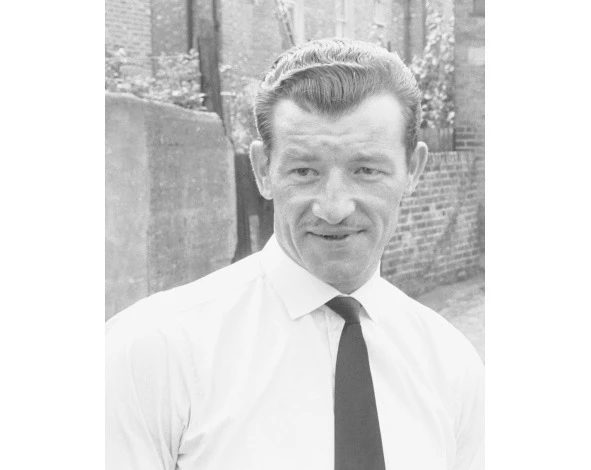 Иллюстрация к книге — Раздеватель. Хаммерсмитские убийства [book-illustration-38.webp]