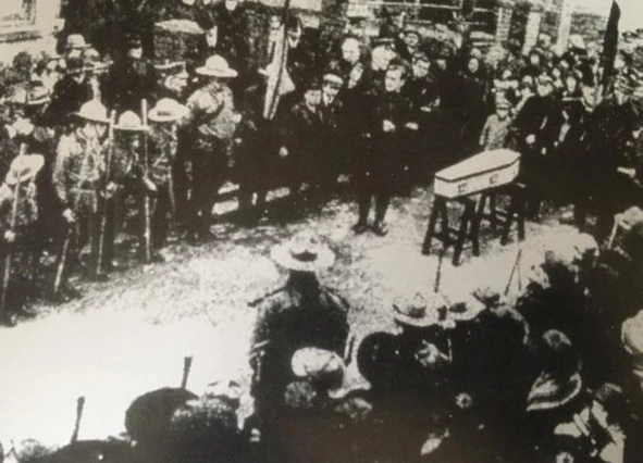 Иллюстрация к книге — Раздеватель. Хаммерсмитские убийства [book-illustration-68.webp]