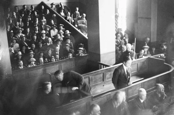 Иллюстрация к книге — Раздеватель. Хаммерсмитские убийства [book-illustration-70.webp]