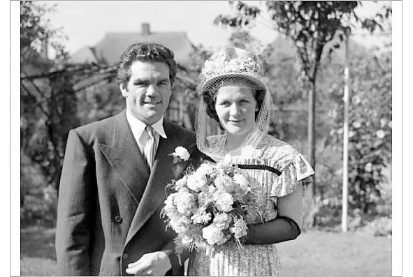 Иллюстрация к книге — Раздеватель. Хаммерсмитские убийства [book-illustration-83.webp]