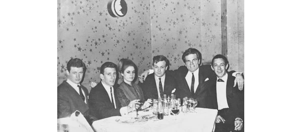 Иллюстрация к книге — Раздеватель. Хаммерсмитские убийства [book-illustration-85.webp]