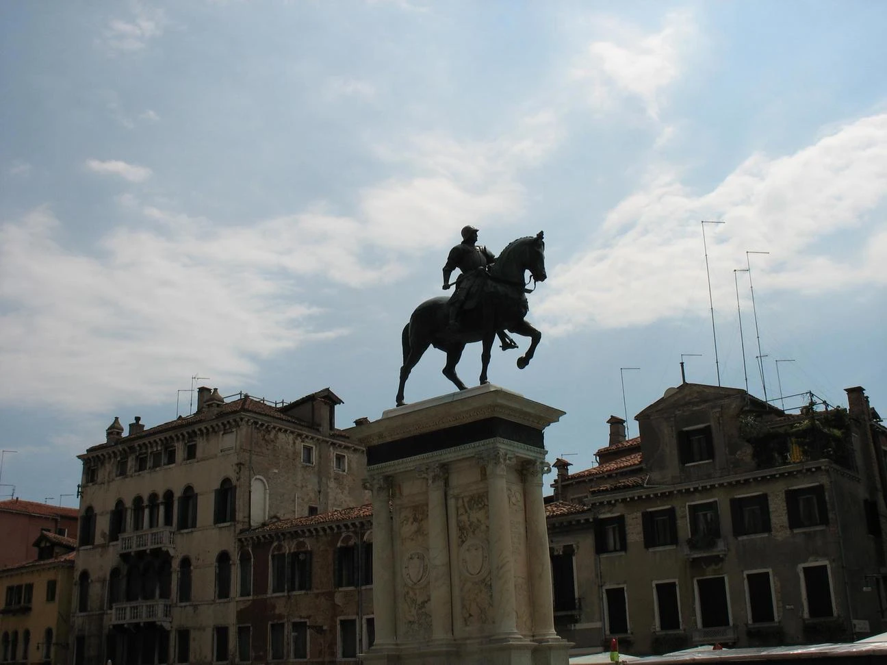 Иллюстрация к книге — Бьющий на взлете [book-illustration-10.webp]