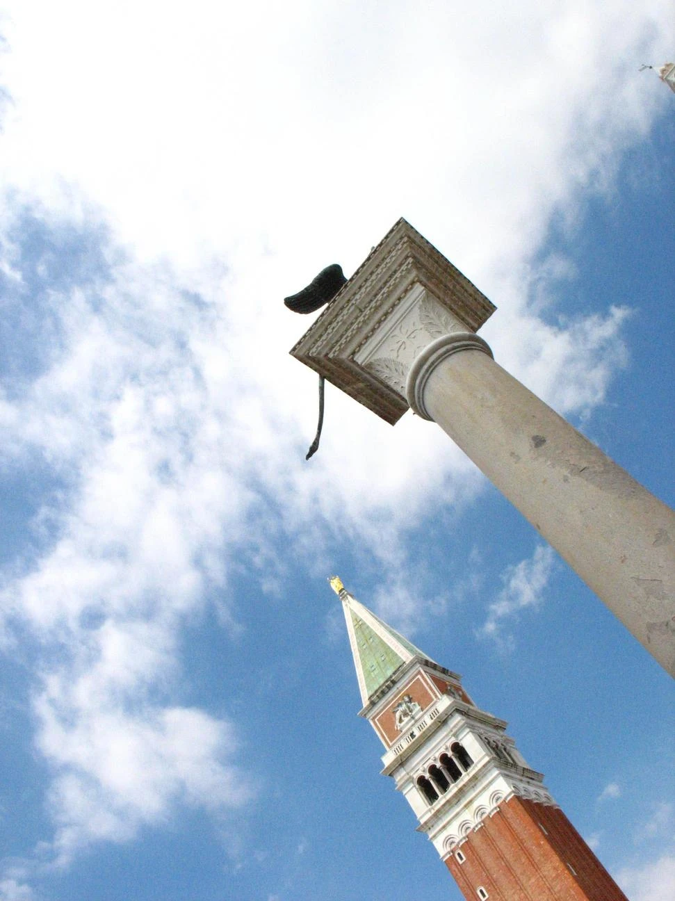 Иллюстрация к книге — Бьющий на взлете [book-illustration-16.webp]