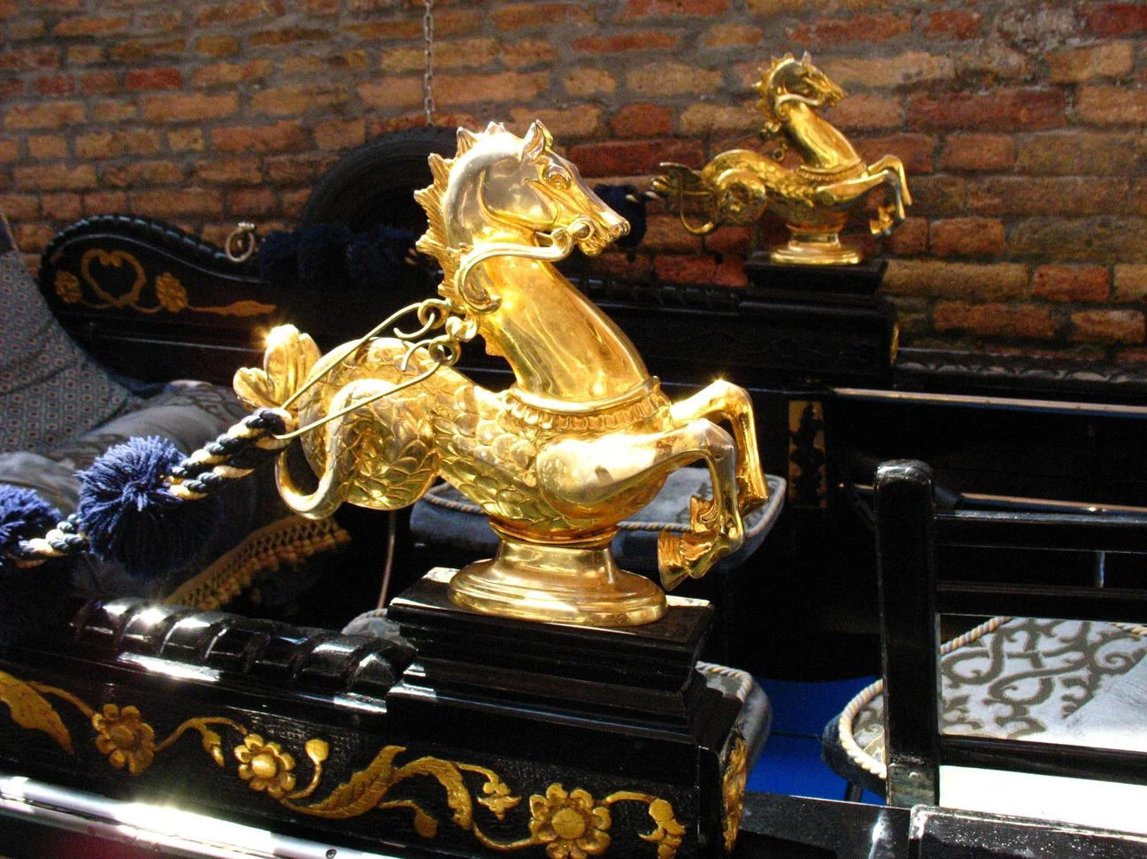 Иллюстрация к книге — Бьющий на взлете [book-illustration-6.webp]