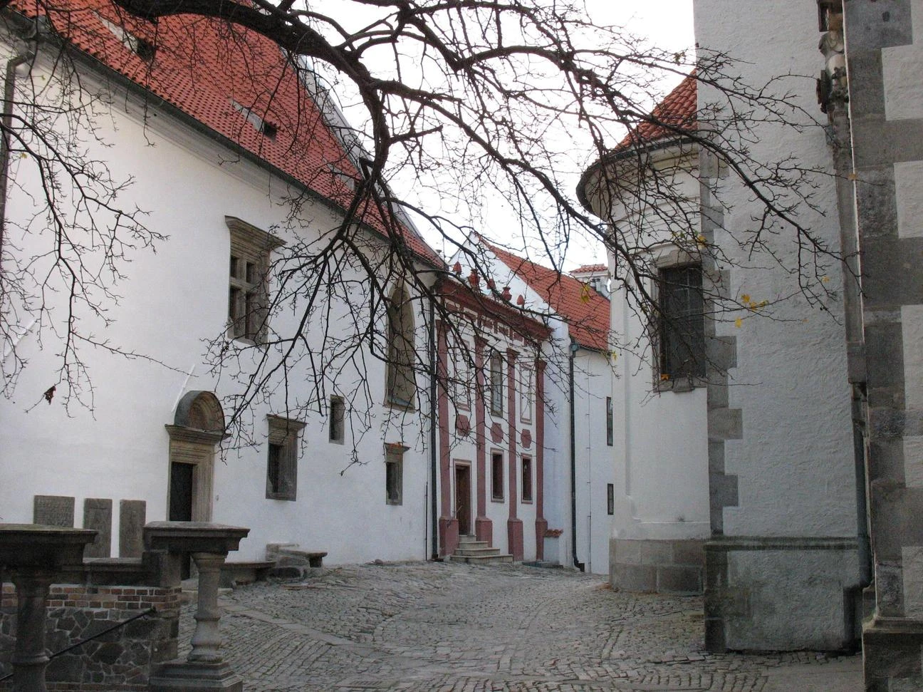 Иллюстрация к книге — Немного любви [book-illustration-1.webp]