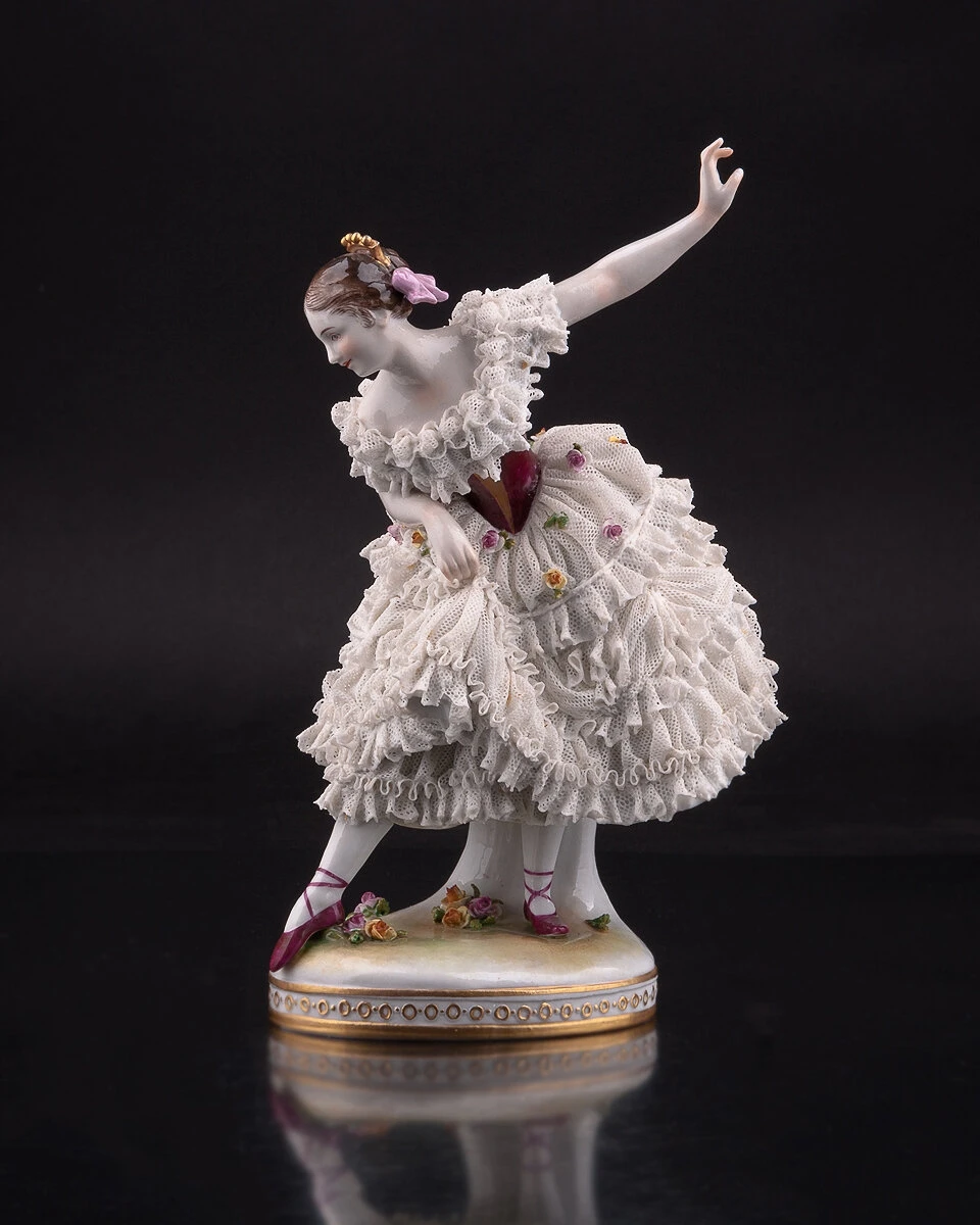 Иллюстрация к книге — Неукротимая попаданка. Ненавистная жена графа Туршинского [book-illustration-4.webp]